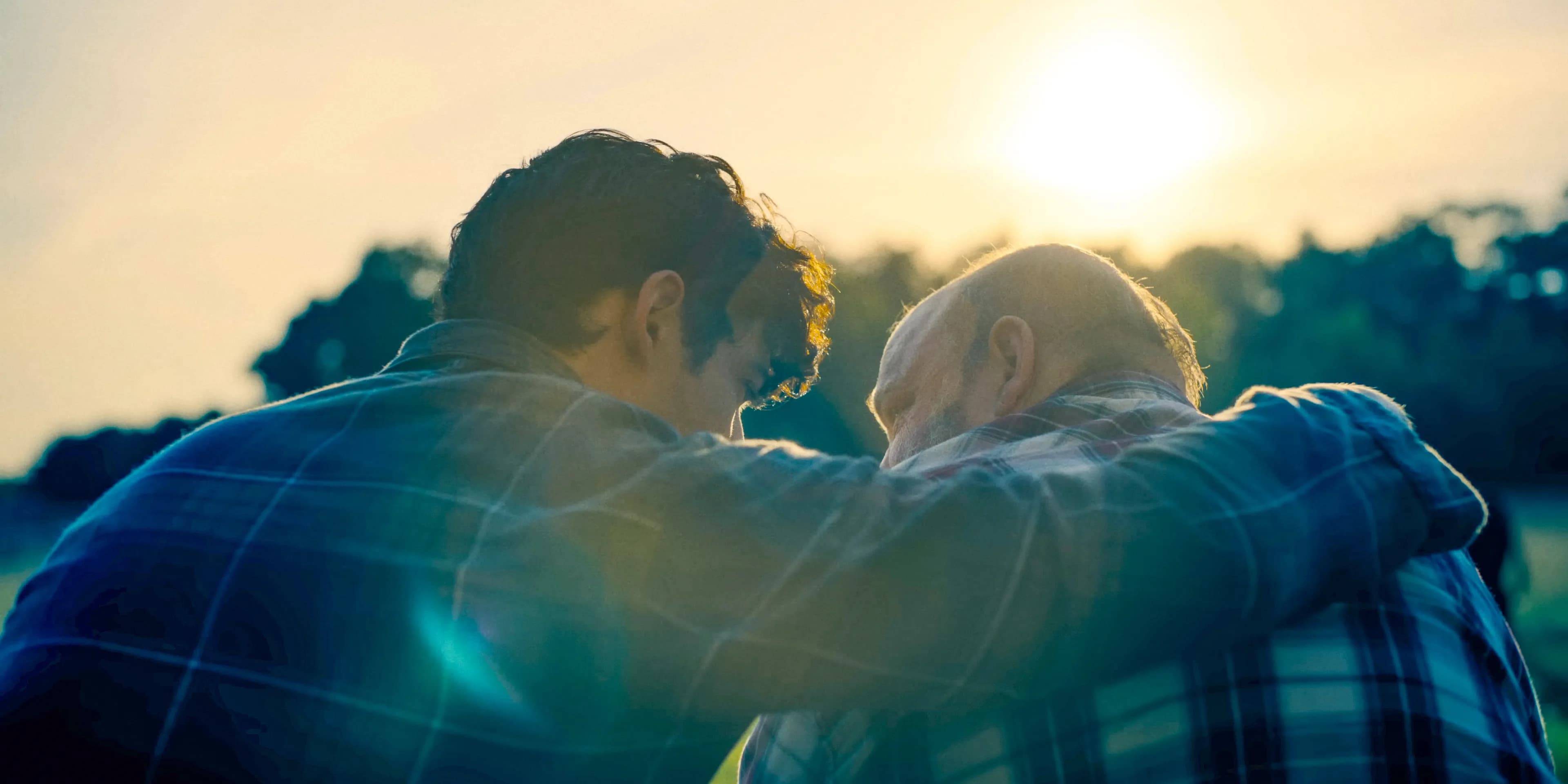 詹姆斯·古恩致敬超人养父母：道德指南针如何塑造英雄