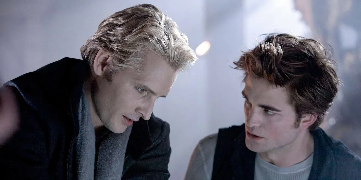 《暮光之城》演员彼得·费辛利谈新书《午夜阳光》:像偷看儿子的日记